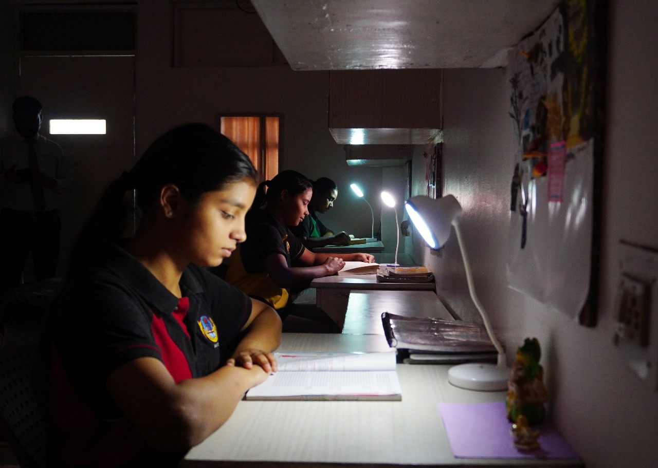 Best School In Varuna