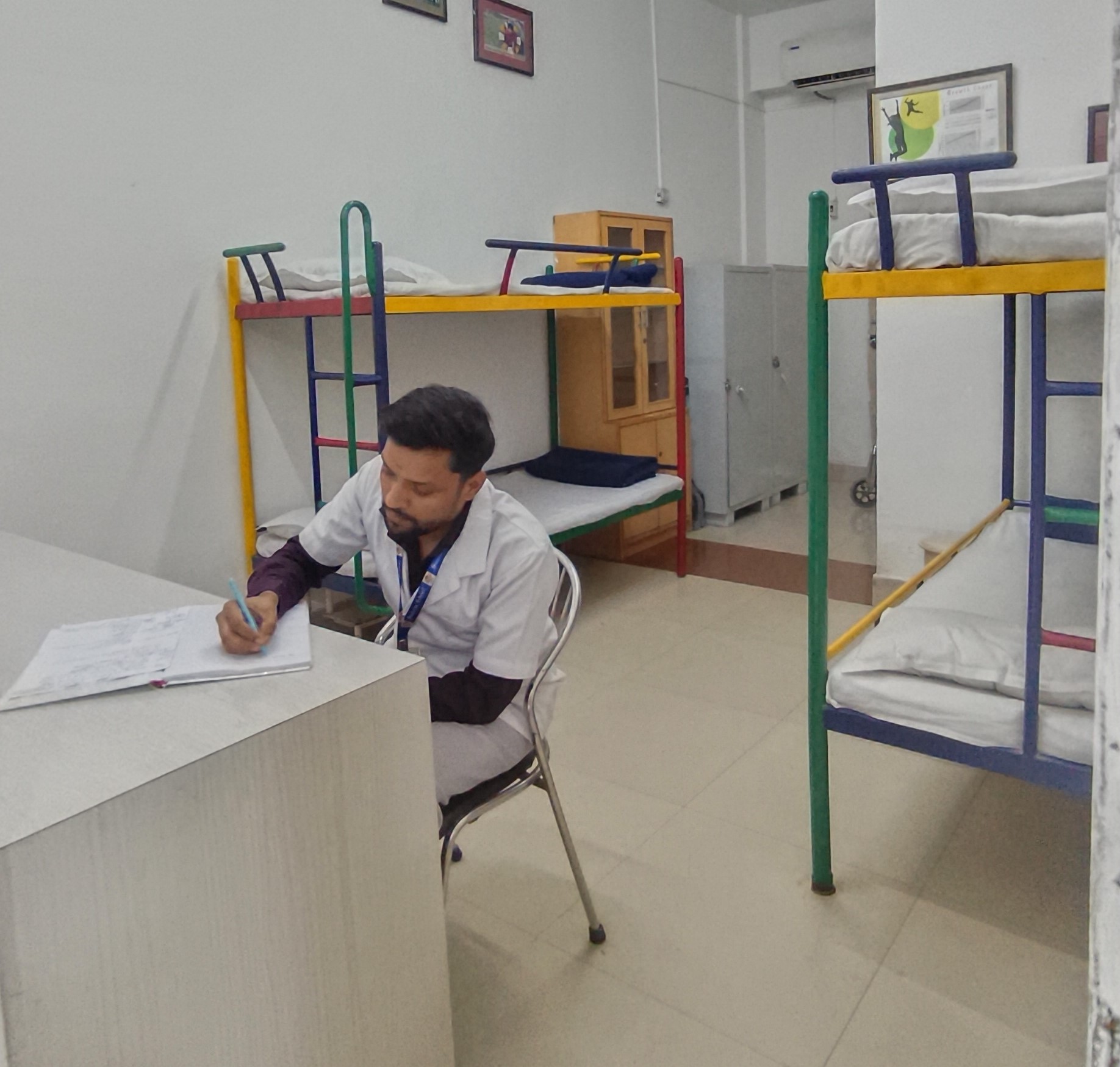 Best School In Varuna