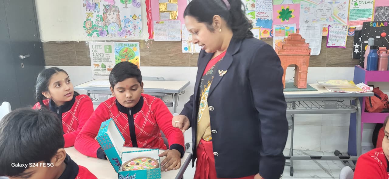 Best School In Varuna