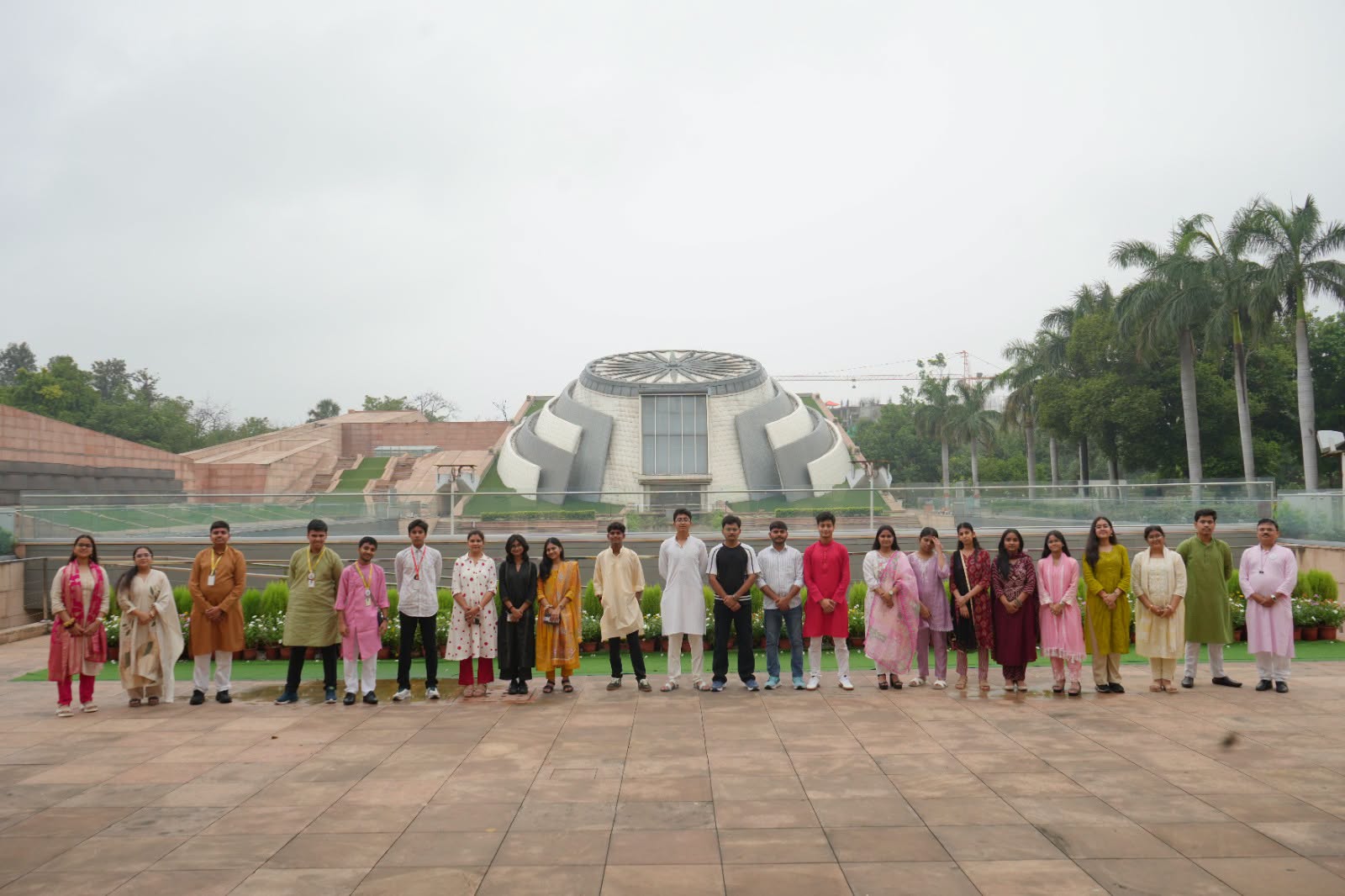 Best School In Varuna