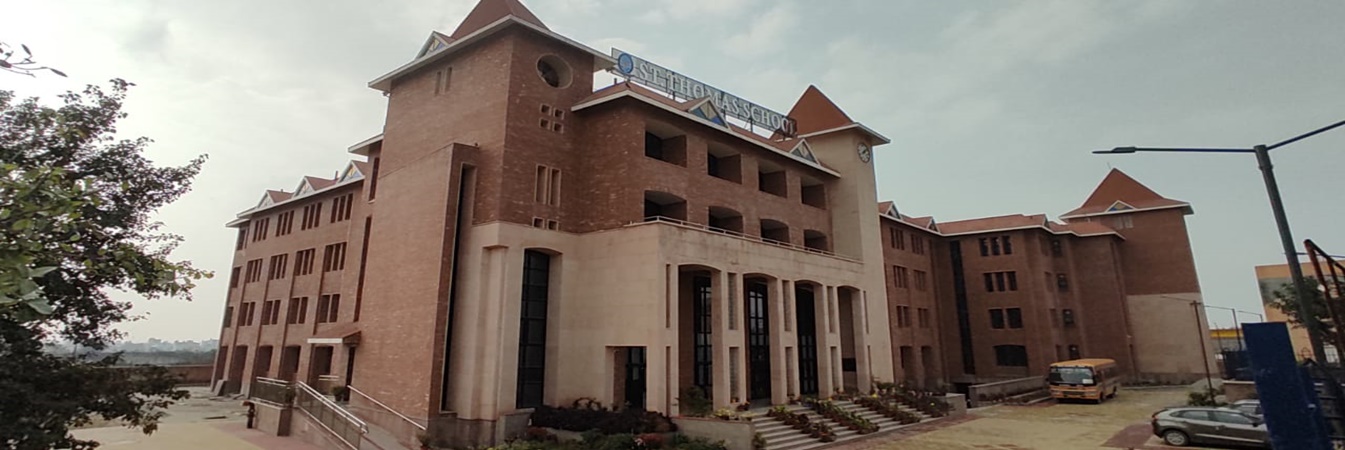 St. Thomas, Loni - Best School in Loni