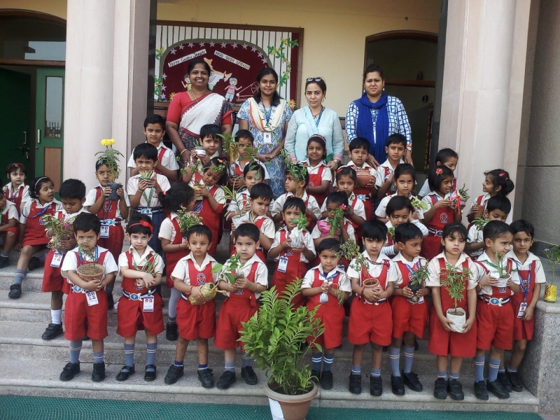 St. Thomas, Loni - Best School in Loni