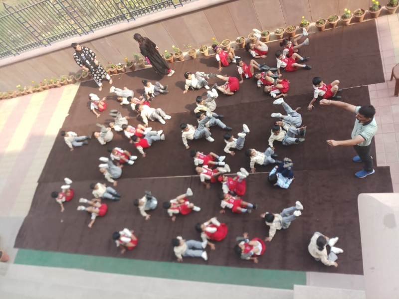 St. Thomas, Loni - Best School in Loni