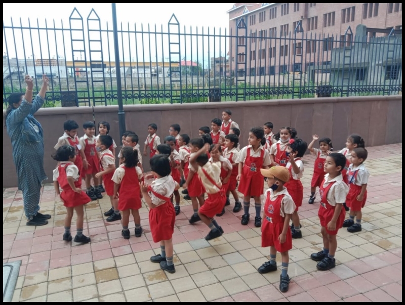 St. Thomas, Loni - Best School in Loni