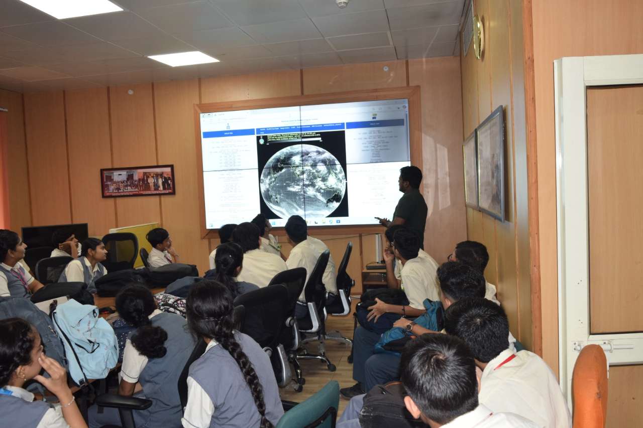 St. Thomas, Loni - Best School in Loni