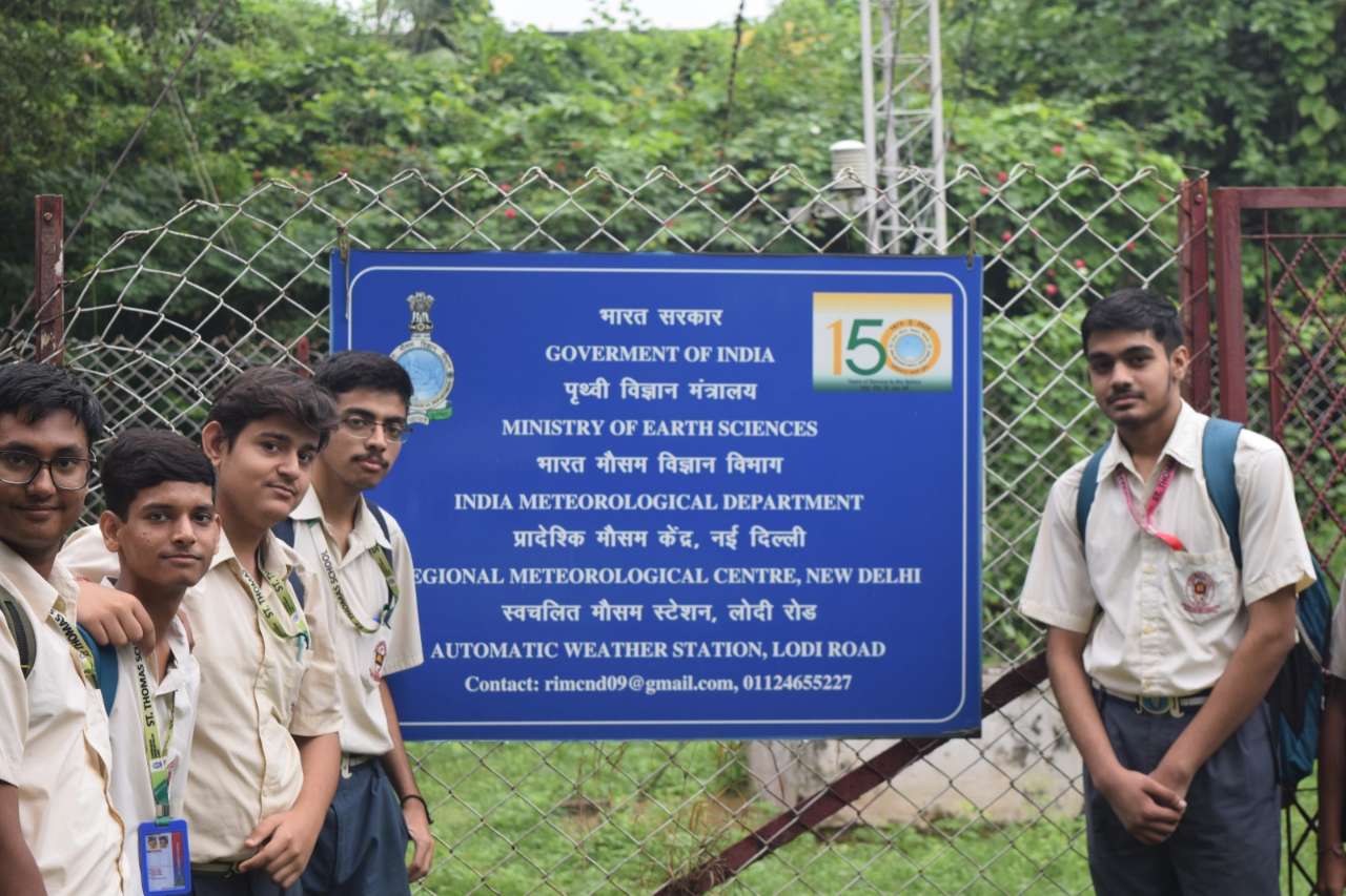 St. Thomas, Loni - Best School in Loni