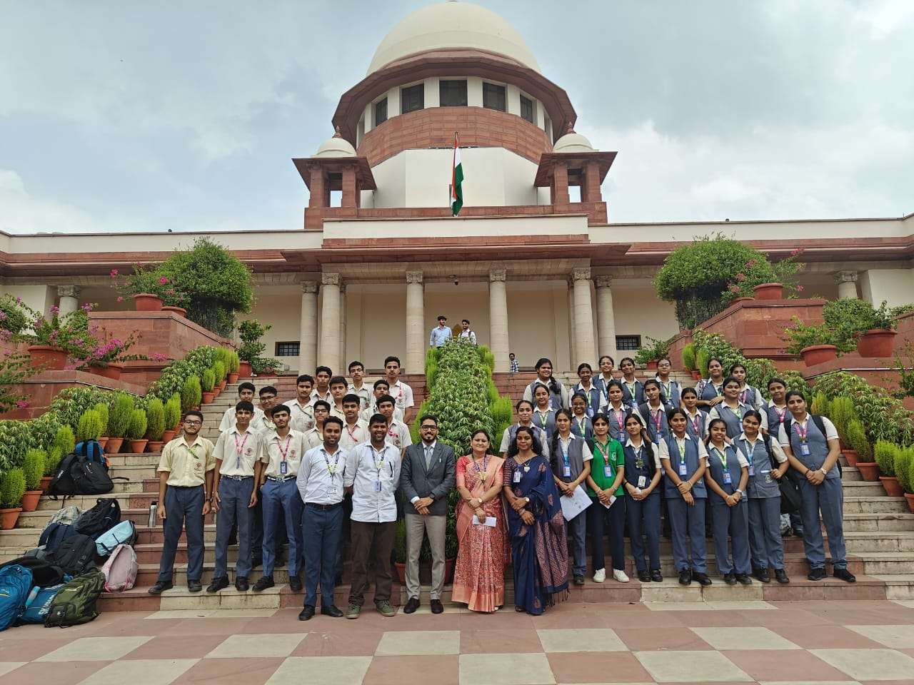 St. Thomas, Loni - Best School in Loni